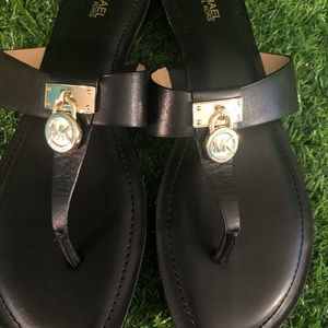 Michael Kors - Hamilton Flat Leather Sandals